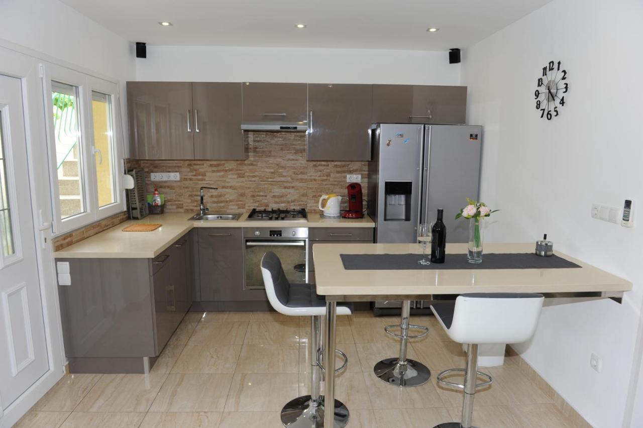 Ivisic Apartment *