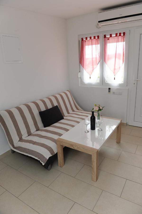 Ivisic * Vodice